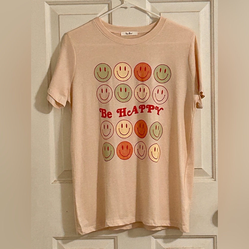 Très Bien Be Happy Women’s Medium T-Shirt Like New